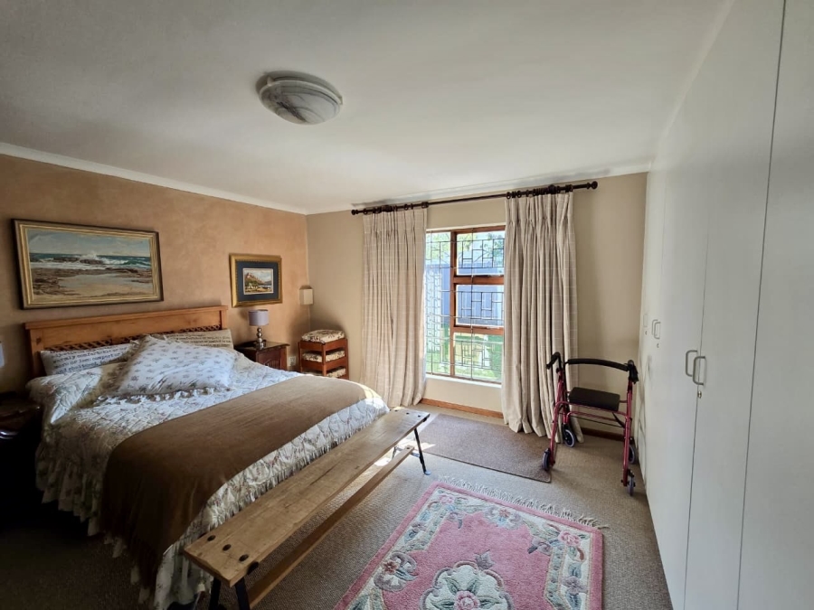 4 Bedroom Property for Sale in Loerie Park Western Cape